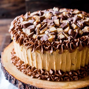 peanut-butter-snickers-cake-recipe